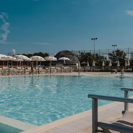 Natural Village Village de vacances 4*